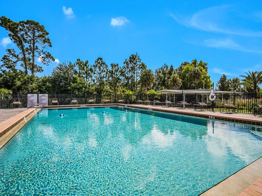 3 bed, 2.0 bath, 1355 sqft, $1,499 — Photo 4