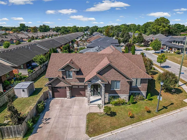498 Sacred Heart Dr #UPPER — Photo 2