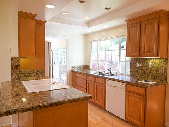 5th image of 10980 Galvin St
