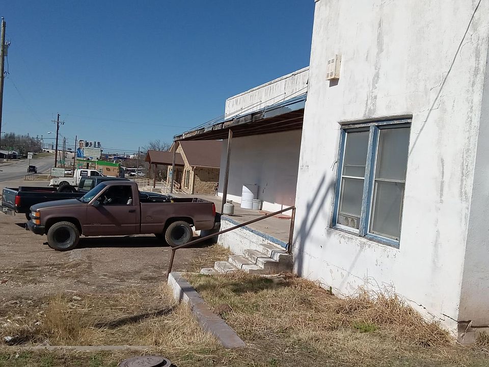 2nd image of 607 W Central Ave