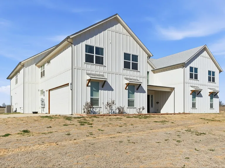 4600 Old Brock Rd — Photo 1