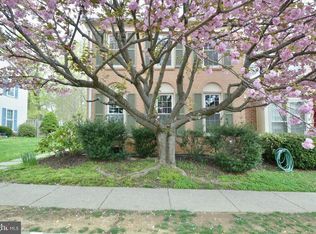 5662 Ridge View Dr, Alexandria, VA 22310