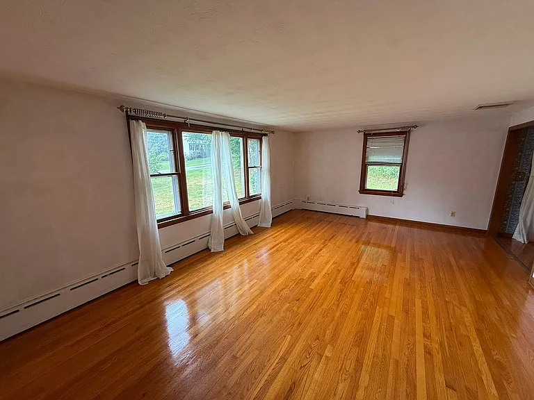 117 Depot St — Photo 10