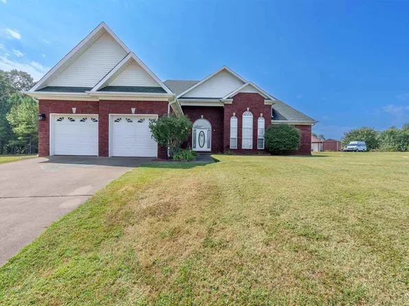 22 Colleen Dr, Florence, AL 35633