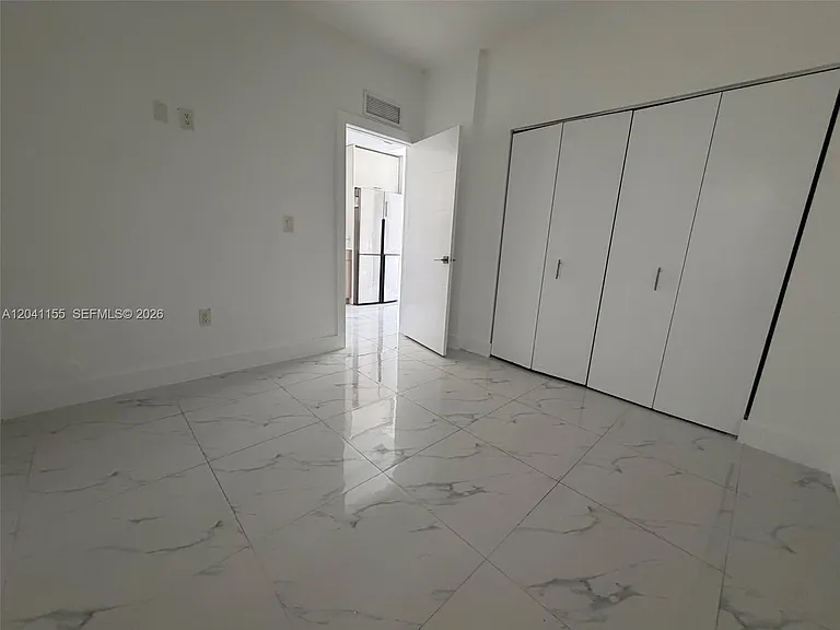 111 SW 11th Ave #5 — Photo 11