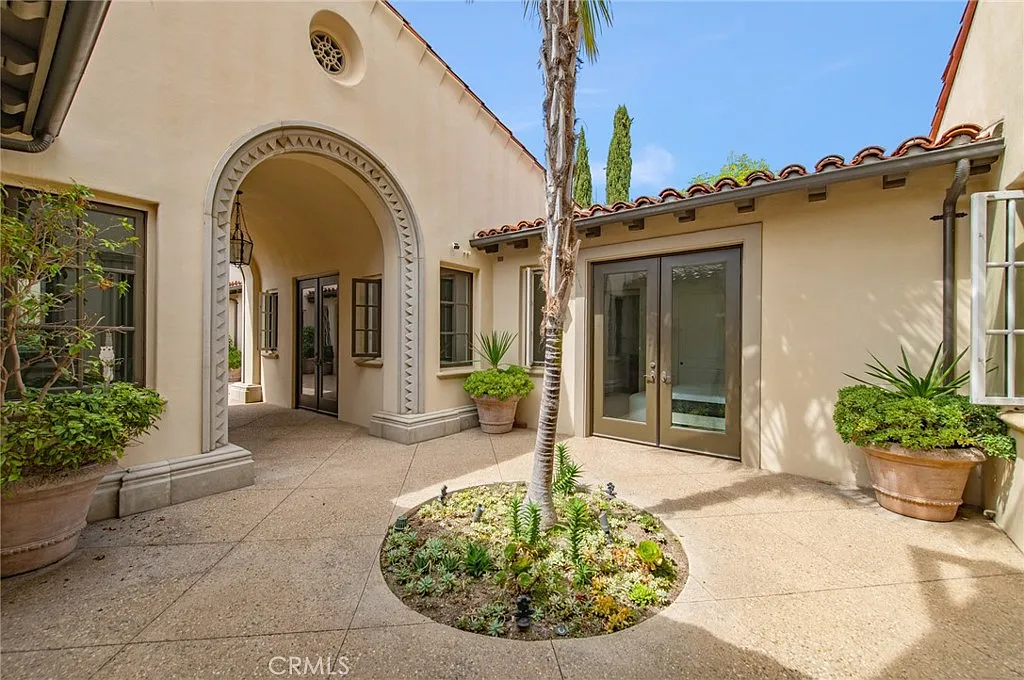 4 bed, 5.5 bath, 3954 sqft, $29,999 — Photo 4
