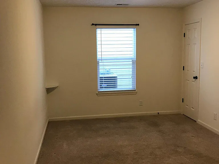 2385 Fleming Dr — Photo 8