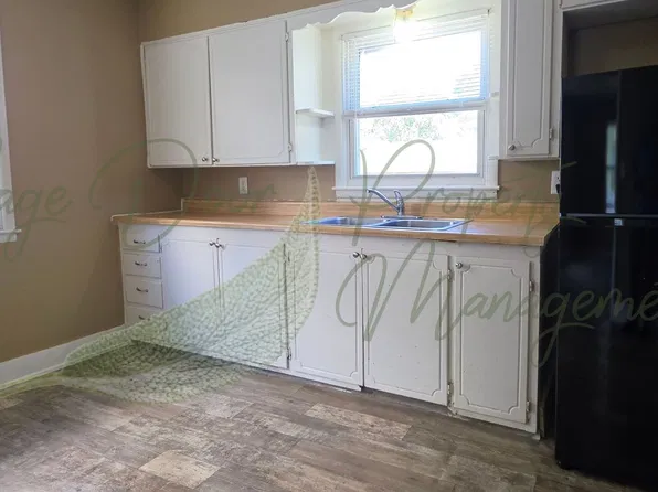 1131 N Cottage Ave, Independence, MO 64050