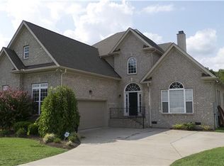 5214 Saint Ives Dr, Murfreesboro, TN 37128