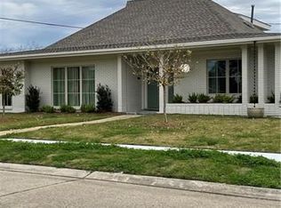 2929 N Labarre Rd, Metairie, LA 70002