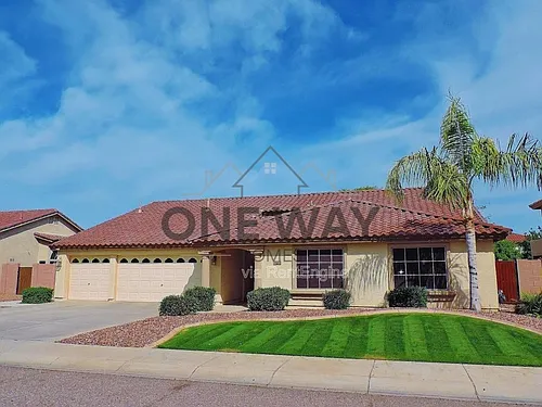 1430 E Crescent Way Photo 1