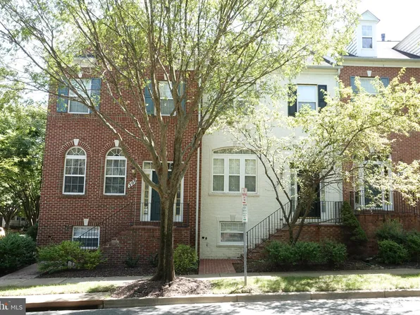 302 Garden View Sq, Rockville, MD 20850
