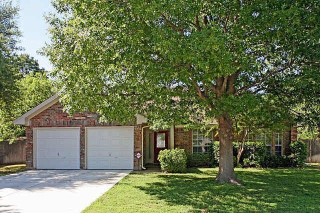 1st image of 1904 Wood Crest Dr