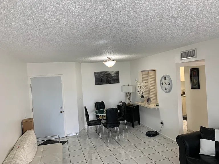 8050 NW 8th St #1109 — Photo 3