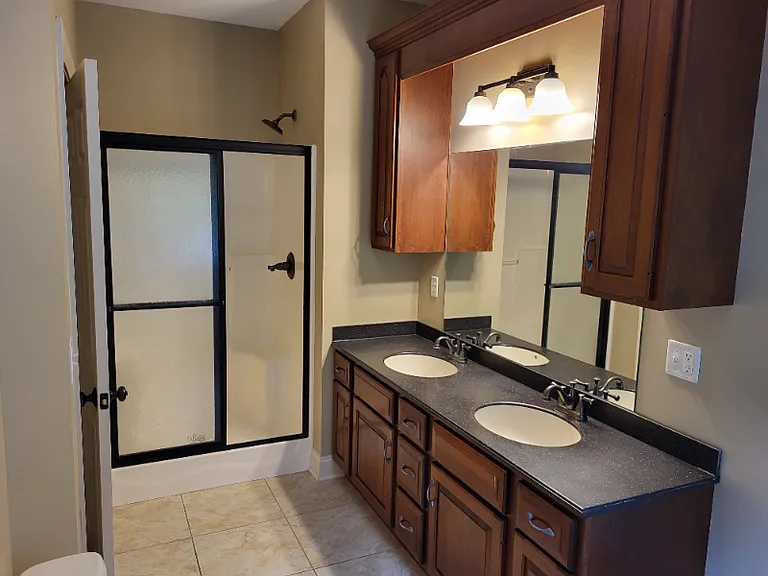 113 Legacy Dr — Photo 9