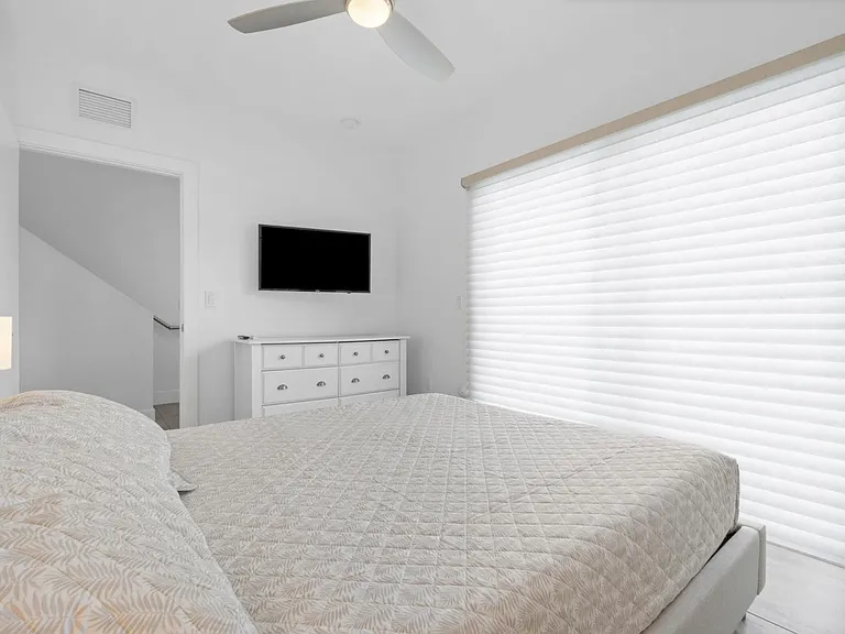 1367 N Ocean Blvd — Photo 17
