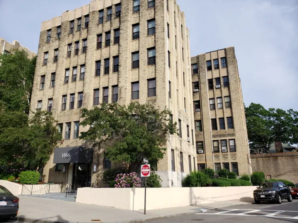 1666 Commonwealth Ave, Brighton, MA