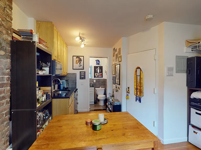 149 1st Ave #1F — Photo 2