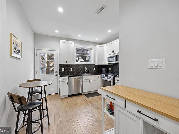 4th image of 531 Queen St