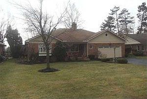 1st image of 23 Lake Ledge Dr