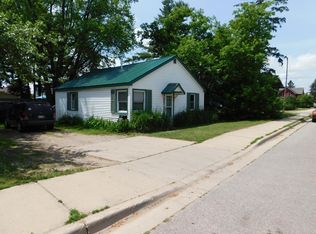 203 E Mitchell St, Gaylord, MI 49735