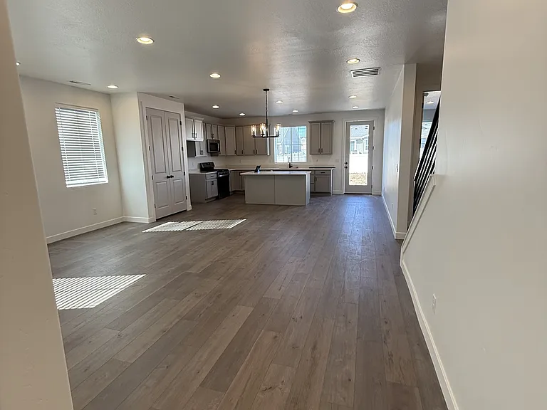 1941 S 2475 W — Photo 5