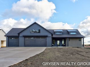 9244 28th Ave, Jenison, MI 49428
