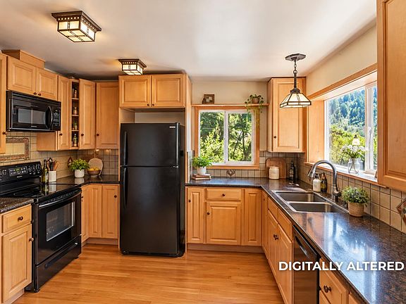 2nd image of 380 Ridge Dr