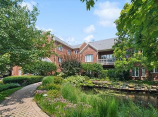 323 Regent Wood Rd #323, Winnetka, IL 60093