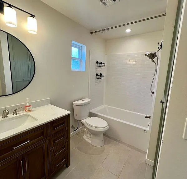 976 Calle Jazmin #B — Photo 8