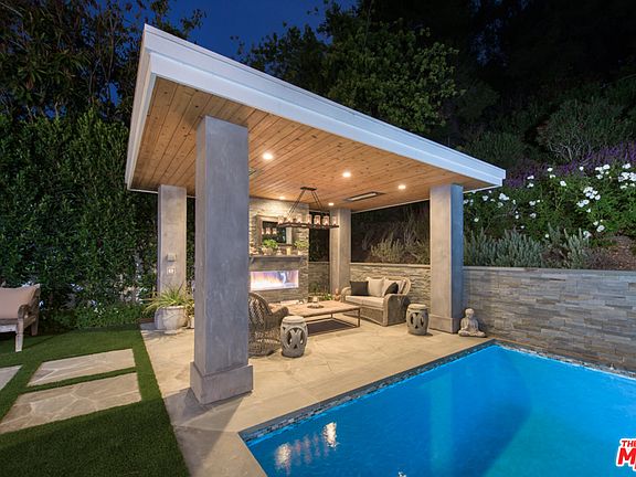 2nd image of 2538 La Condesa Dr