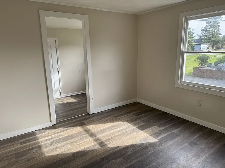 307 Miller Blvd — Photo 5