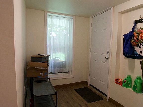 3rd image of 86-88 Garibaldi Ave #2