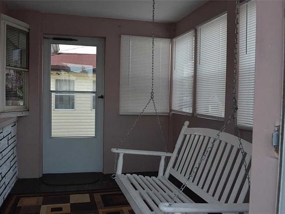 2nd image of 5200 Waldo Ave