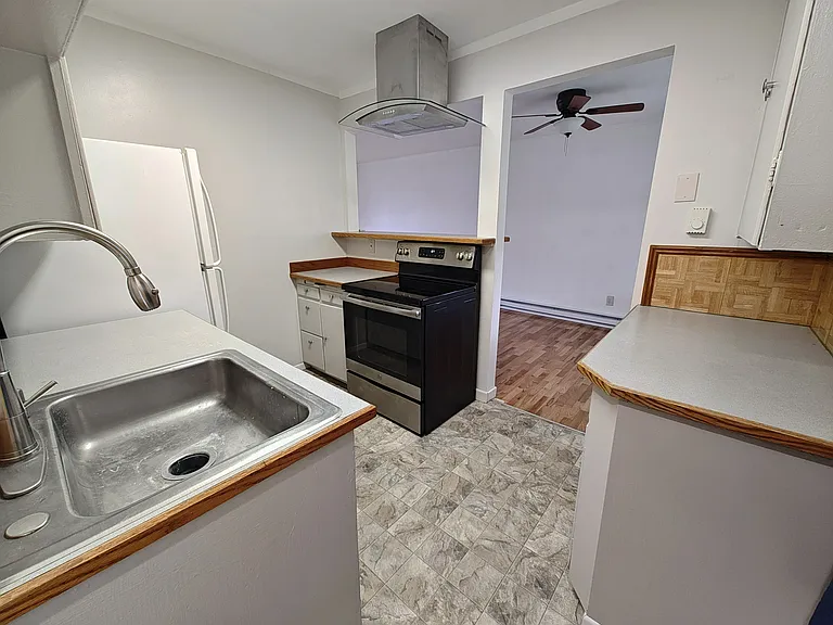 1311 McPherson Ave — Photo 4