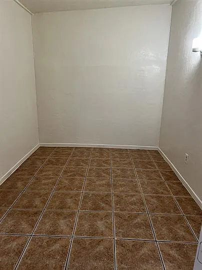 926 W Wedwick St — Photo 5