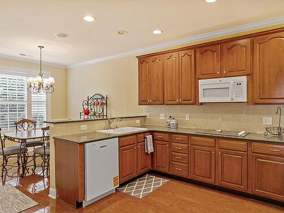 3rd image of 10920 Clovermill Cir