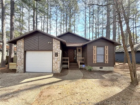632 Dowfield Dr, Fayetteville, NC 28311