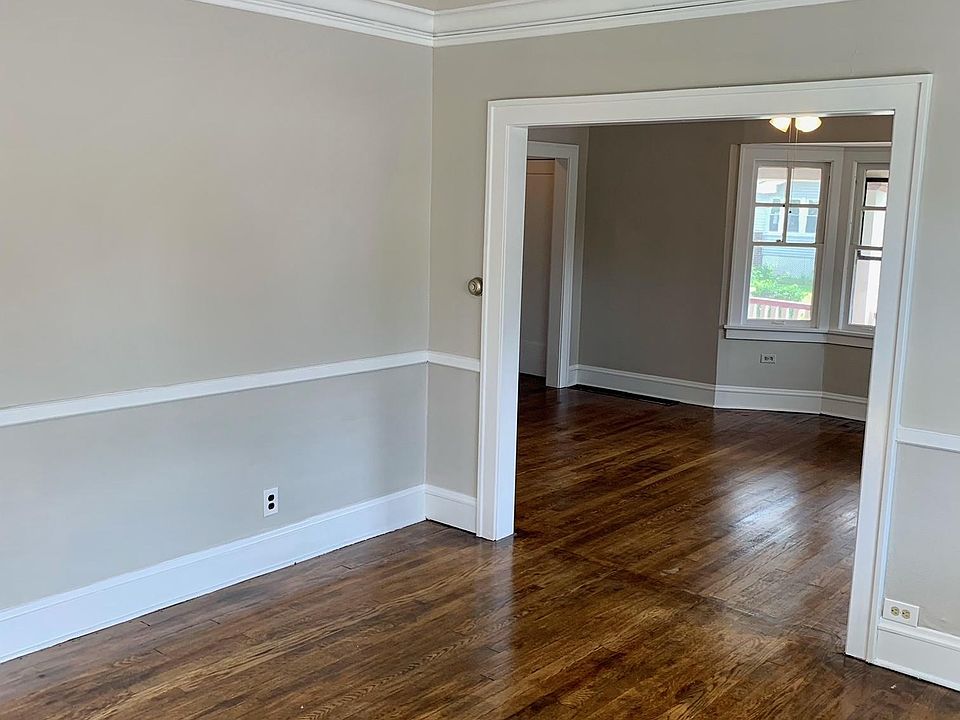1st image of 4404 W 49th St