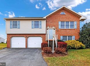 355 Partridge Dr, Lititz, PA 17543