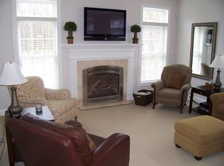 7 Talbot Ln, Chelmsford, MA 01824