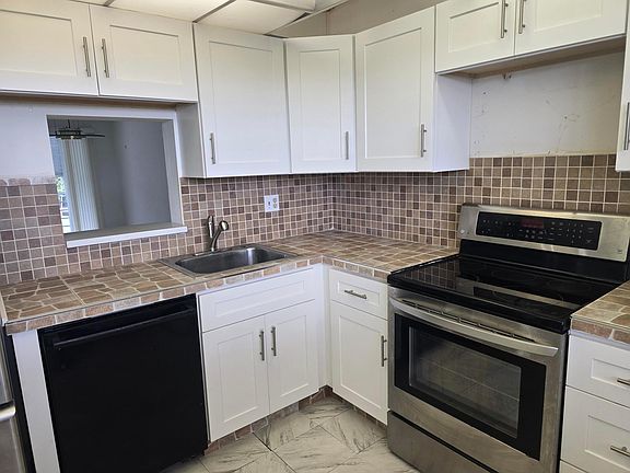 2nd image of 3661 Via Poinciana #509