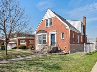 10264 Pelham St, Westchester, IL 60154