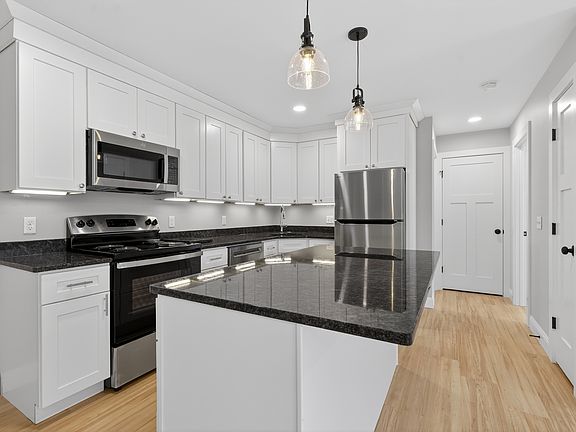 4th image of 66 Southwest Ave #1