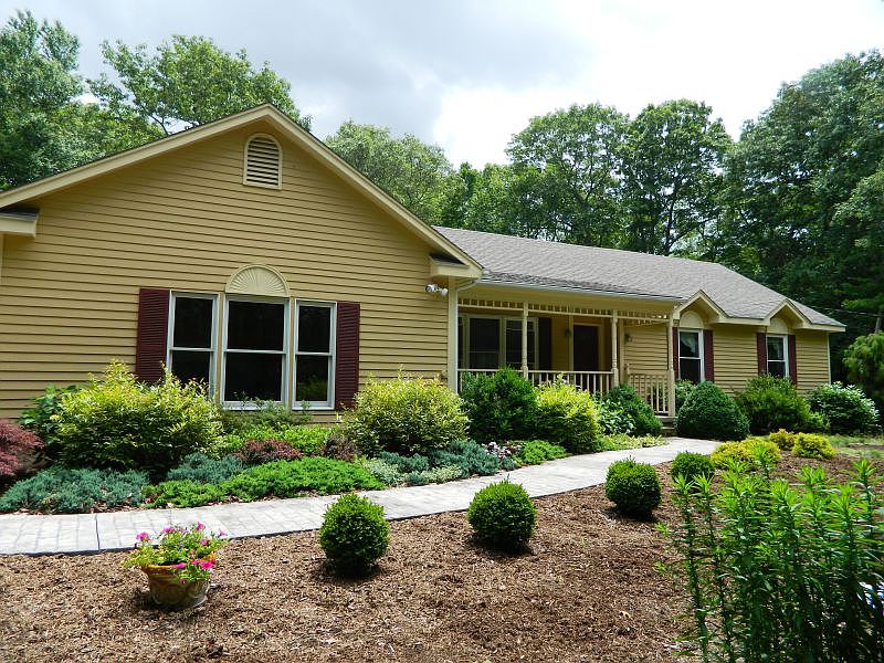 1st image of 51 Woodcutters Dr