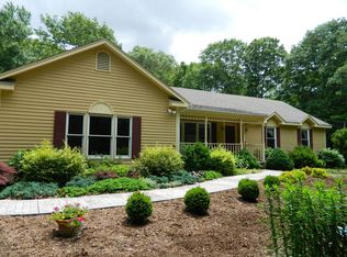 51 Woodcutters Dr, Bethany, CT 06524