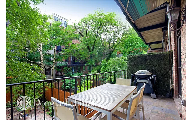 Sold by Douglas Elliman | media 14