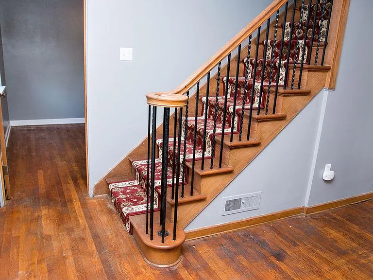 1223 Greenbrier Rd #1 — Photo 7