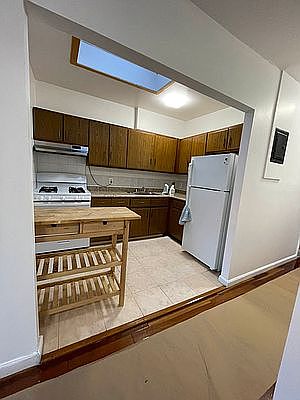 2nd image of 1311 Putnam Ave #4