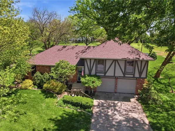 16537 Glenwood St, Stilwell, KS 66085